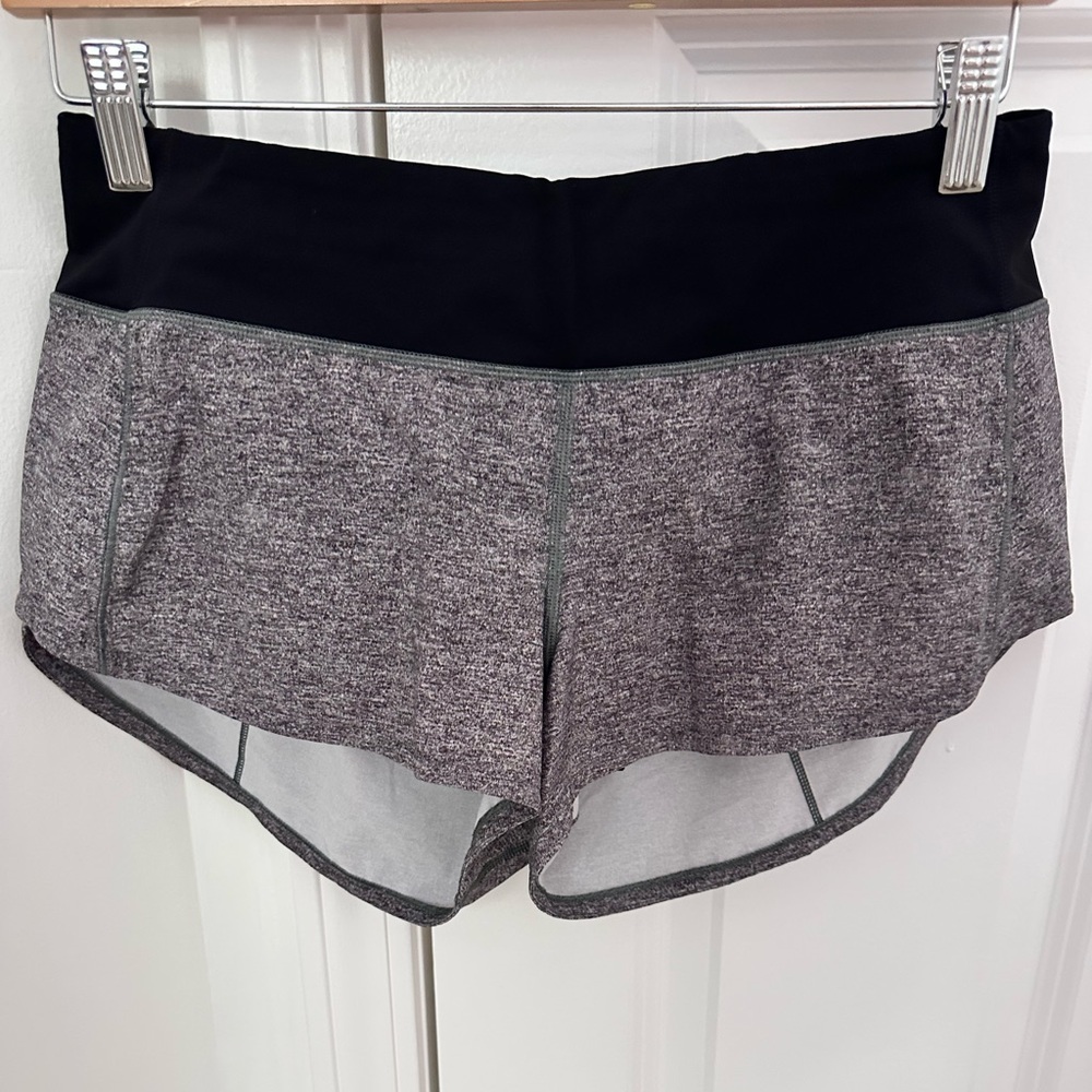 Lululemon discontinued Hotty Hot shorts 6 excellent condition